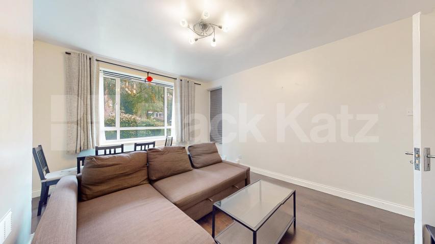 Charming One Bedroom Flat in Prestigious Townshend Estate, St John’s Wood Townshend Road, St Johns Wood